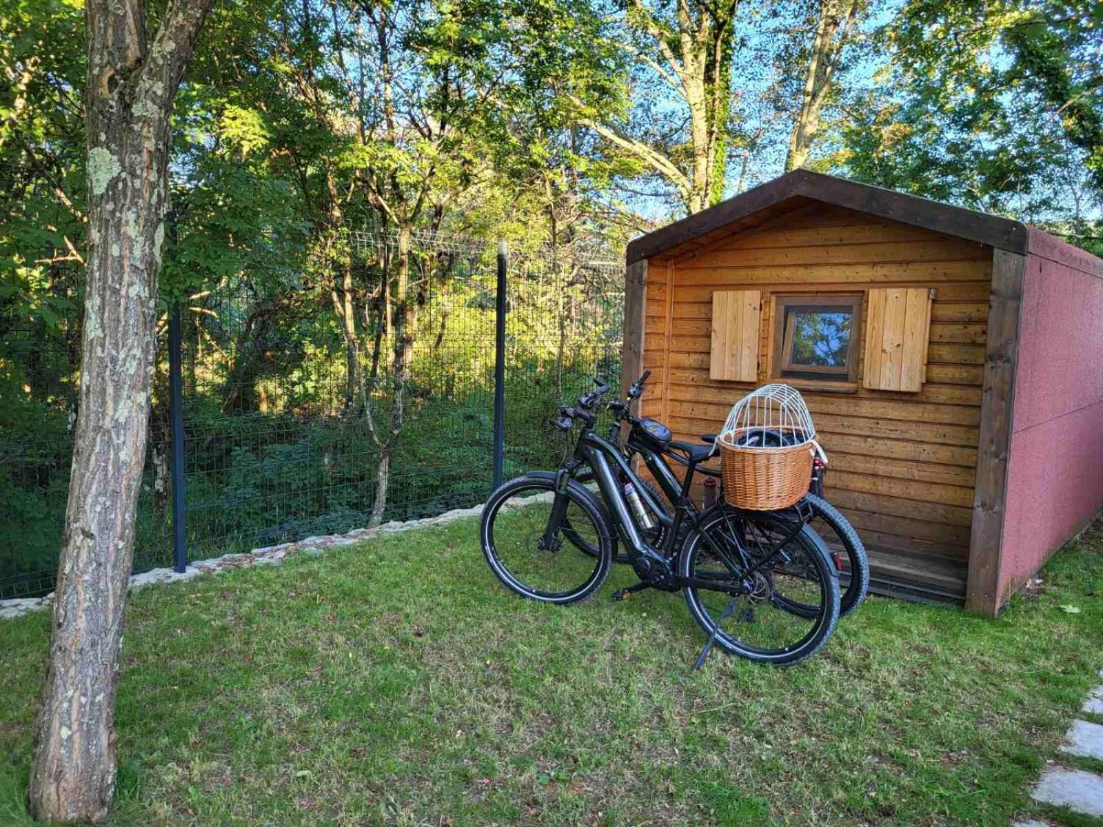 Krasen Kras 104 Resort Комен Екстер'єр фото